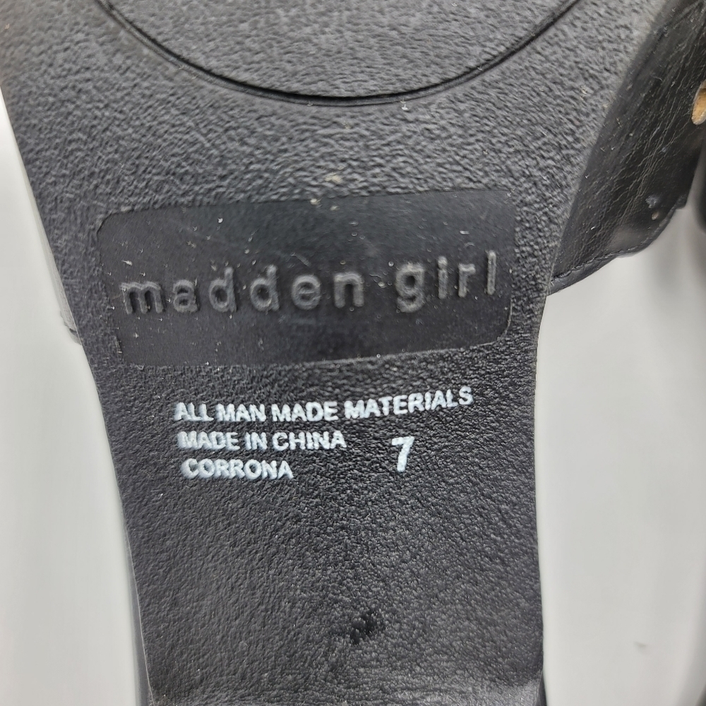 Madden Girl Black Corona Laser Cut Slides Size 7 Heels - Picture 10 of 11